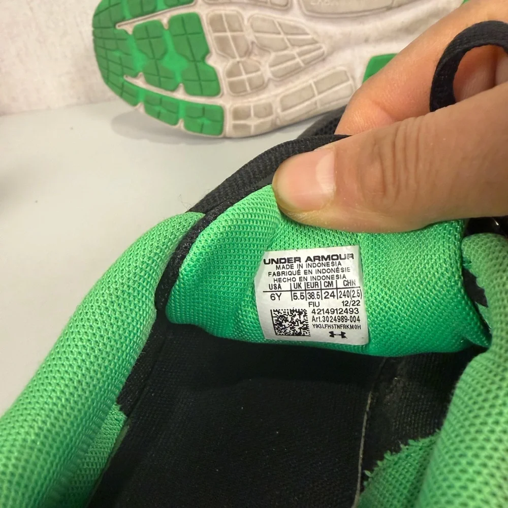 Under Armour‎ Kids Black and Blue Sneakers
